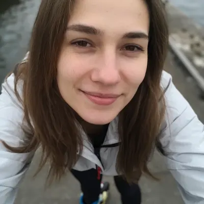 Оля